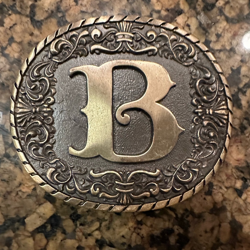 B Belt buckle brass